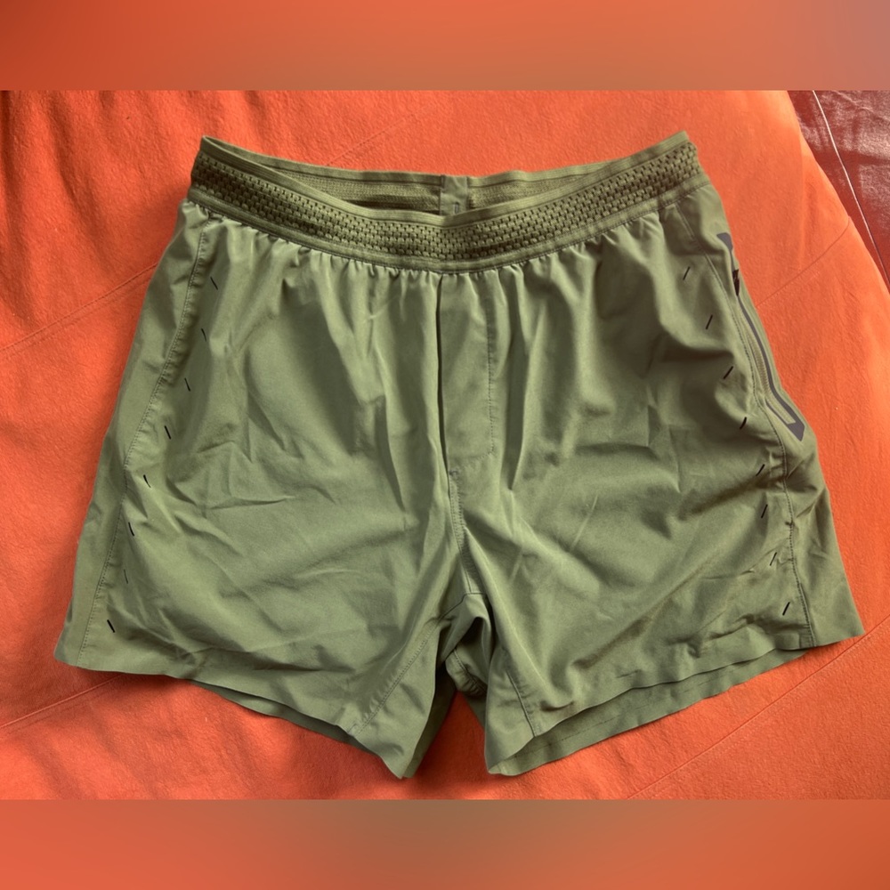 Ten Thousand 5 in Session Short with Liner